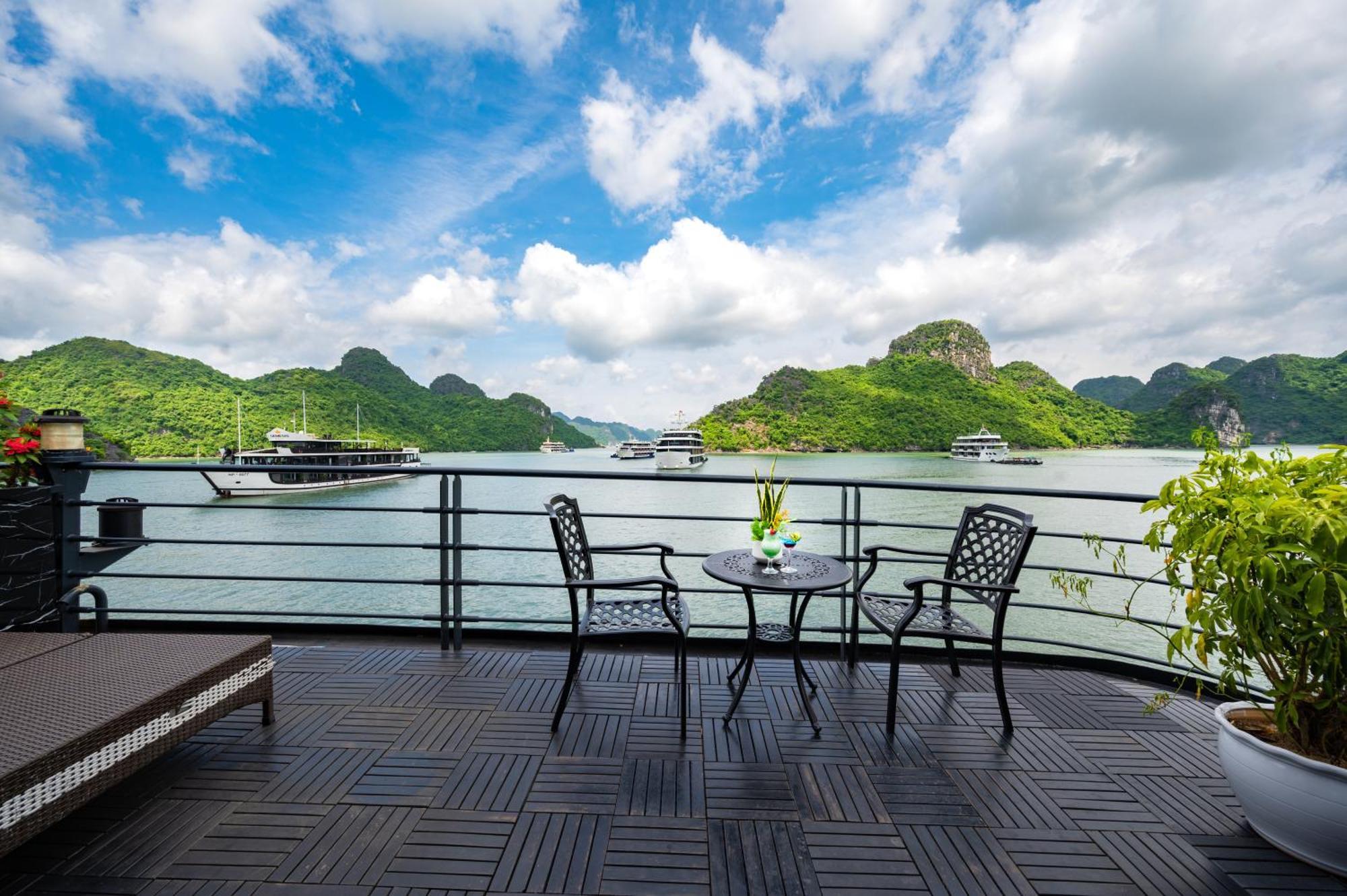 Velar Of The Sea Otel Ha Long Dış mekan fotoğraf